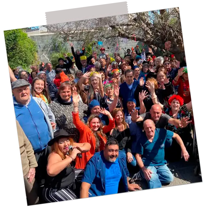 Todos en el patio